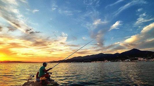 夜间钓鱼调漂技巧,传统钓和台钓，在夜晚应该怎样调漂？